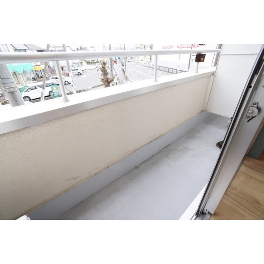 お洗濯やお布団干しに重宝します ＮＡＹＵＫＩアパートメント