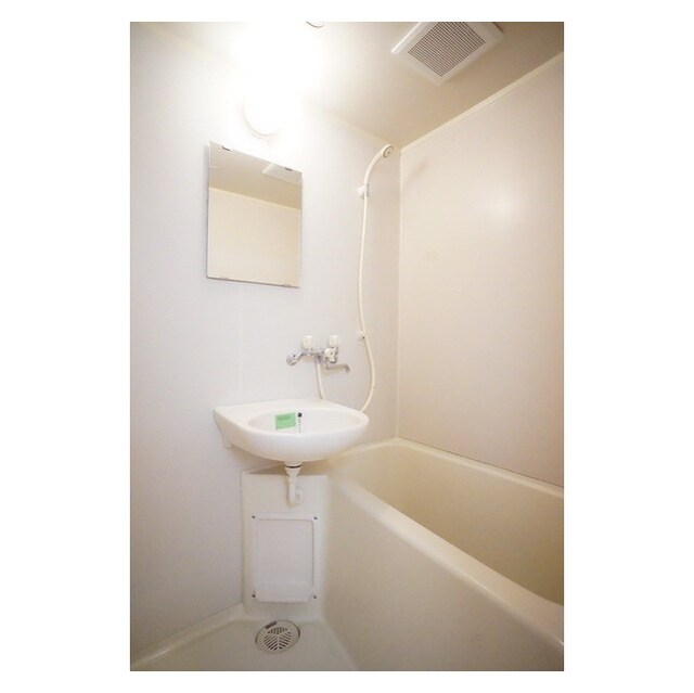 鏡付きのシンプルなバスルーム パークハイツ秀Ｂ棟