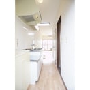 玄関から続くキッチンスペース パークハイツ秀Ｂ棟