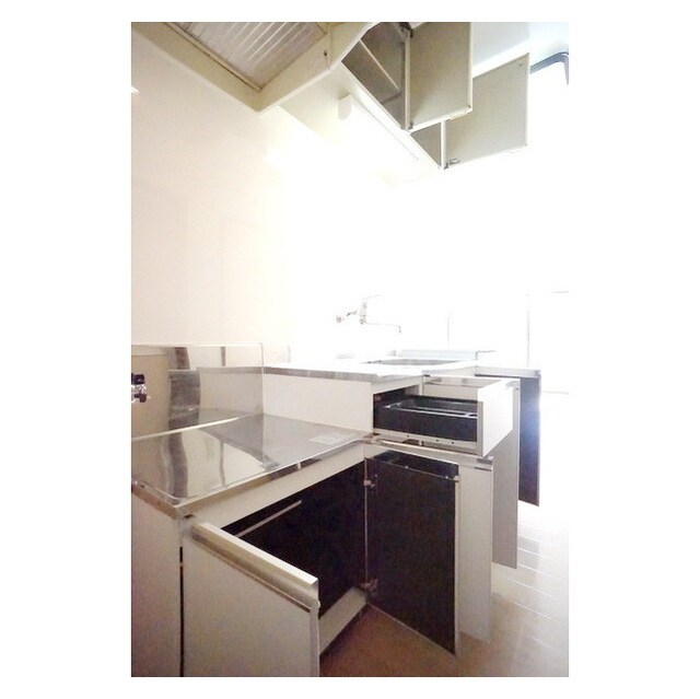 食器や調理器具を効率良く収納出 パークハイツ秀Ｂ棟