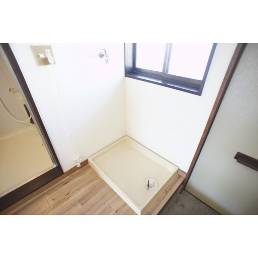 防水板付きの洗濯機置き場 あけぼのコーポＤ棟