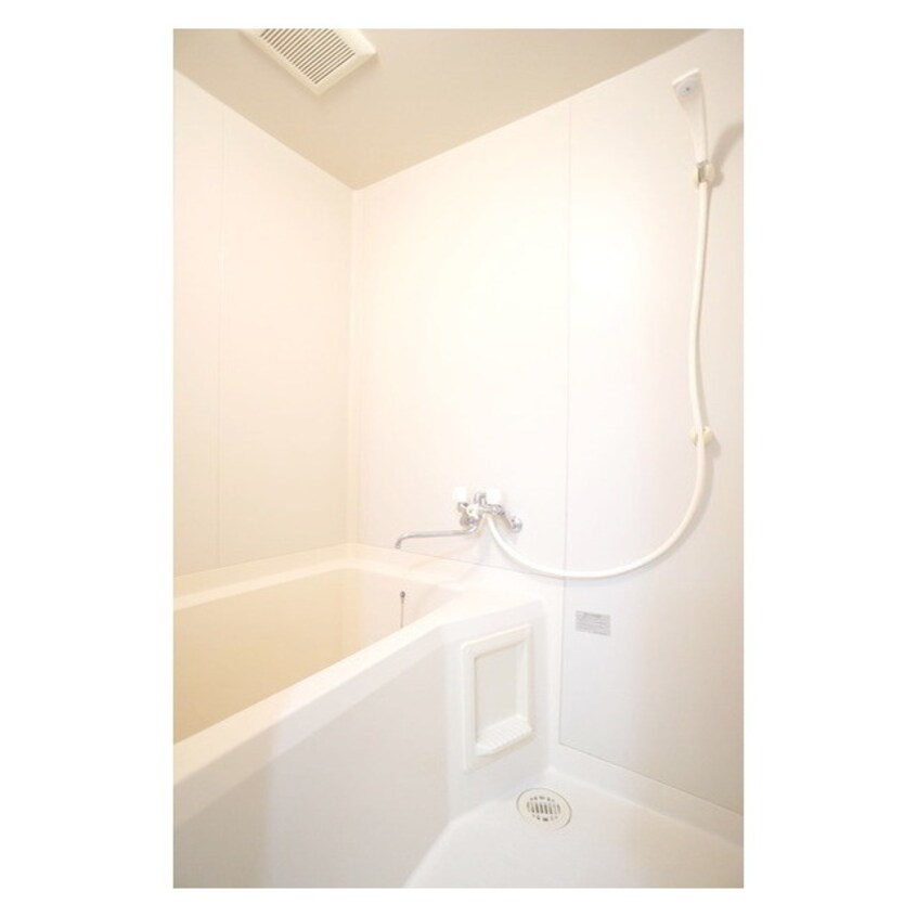 清潔感のあるバスルーム ヴェルドミール