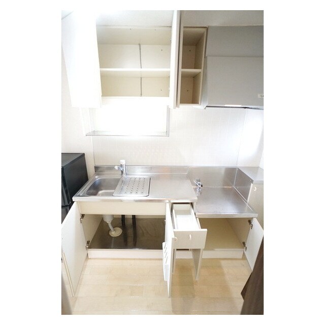 食器や調理器具を効率良く収納で ヴェルドミール