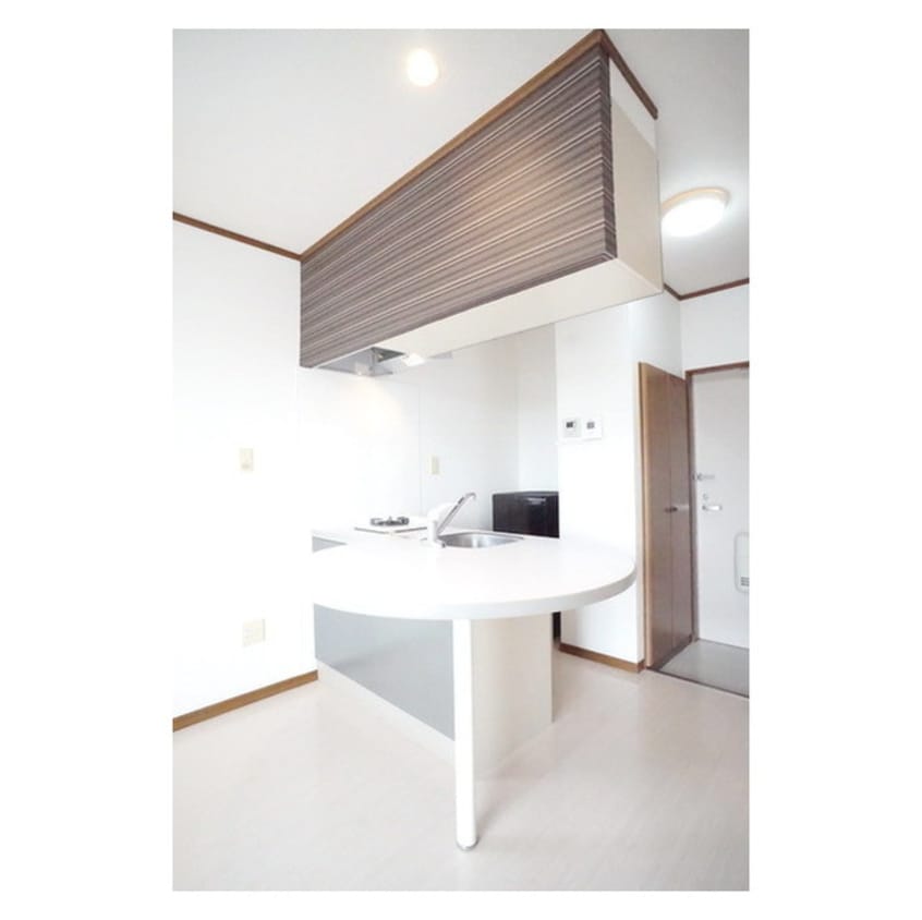 白を基調としたスタイリッシュな さくらコーポ９３