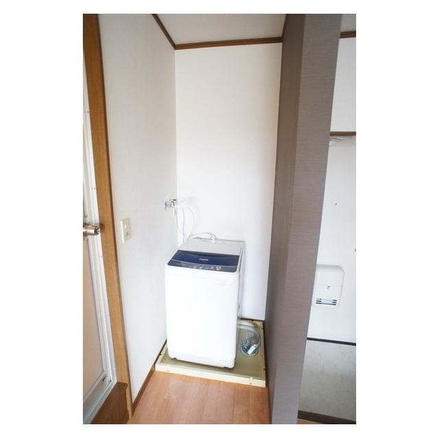 防水板付きの洗濯機置き場 さくらコーポ９３