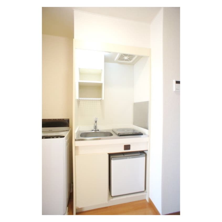 コンパクトで機能的なキッチンセ コーポナカムラ