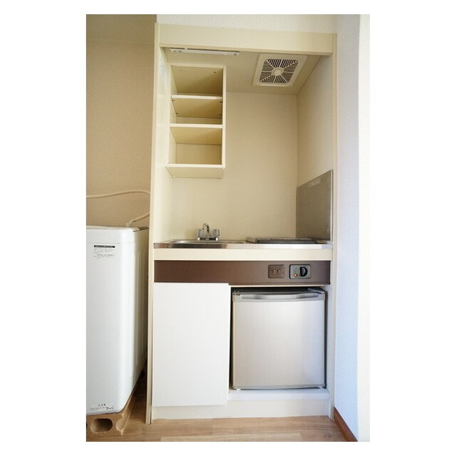 コンパクトで機能的なキッチンセ コーポナカムラ