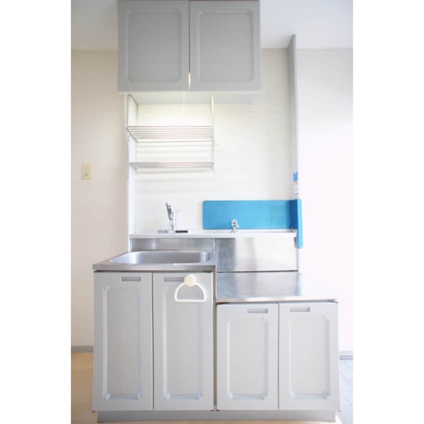 コンパクトで使いやすいキッチン コーポワスギ２Ａ棟