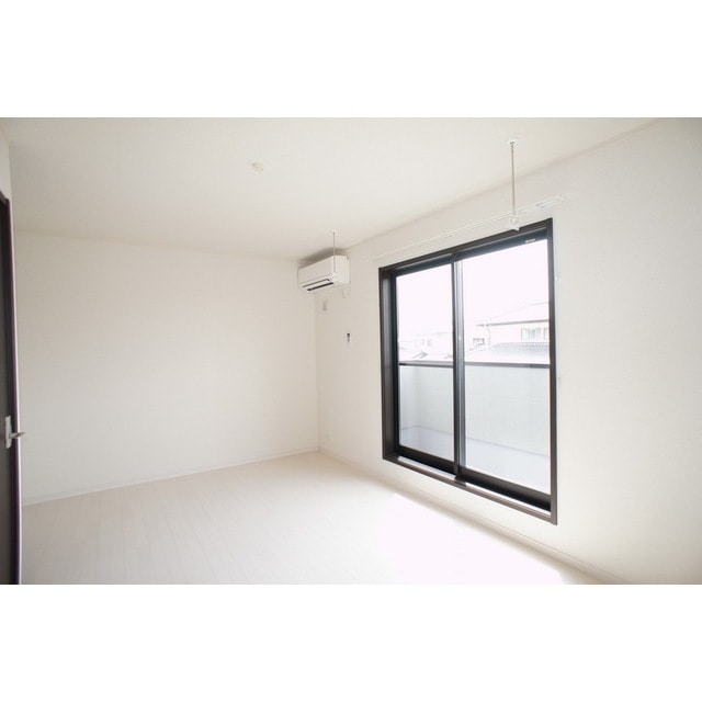 明るい日差しの室内 Ｉｌ　Ｒｉｓｏ