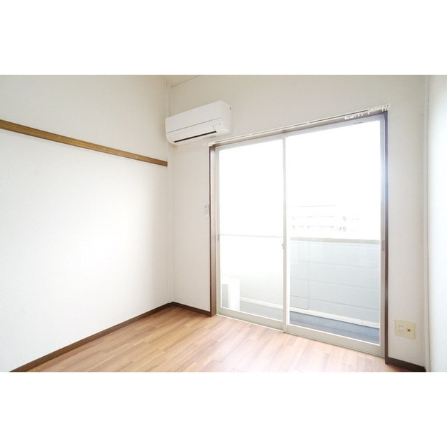 落ちついた雰囲気の室内 WATARI Home`s