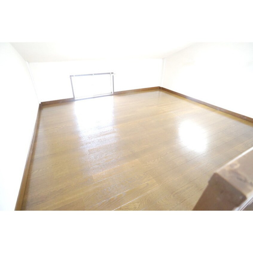 収納にも使える窓付きのロフトス WATARI Home`s