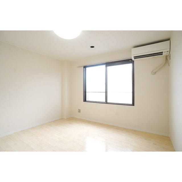 明るい日差しの室内 プレアージュⅡ