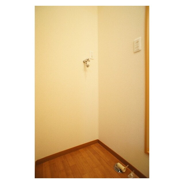 洗濯機置場になります。 サンルーカス