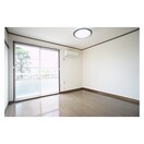 明るい日差しの室内 ドミール２１