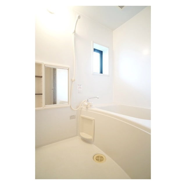 小窓は日中の換気に便利 サンクレスト