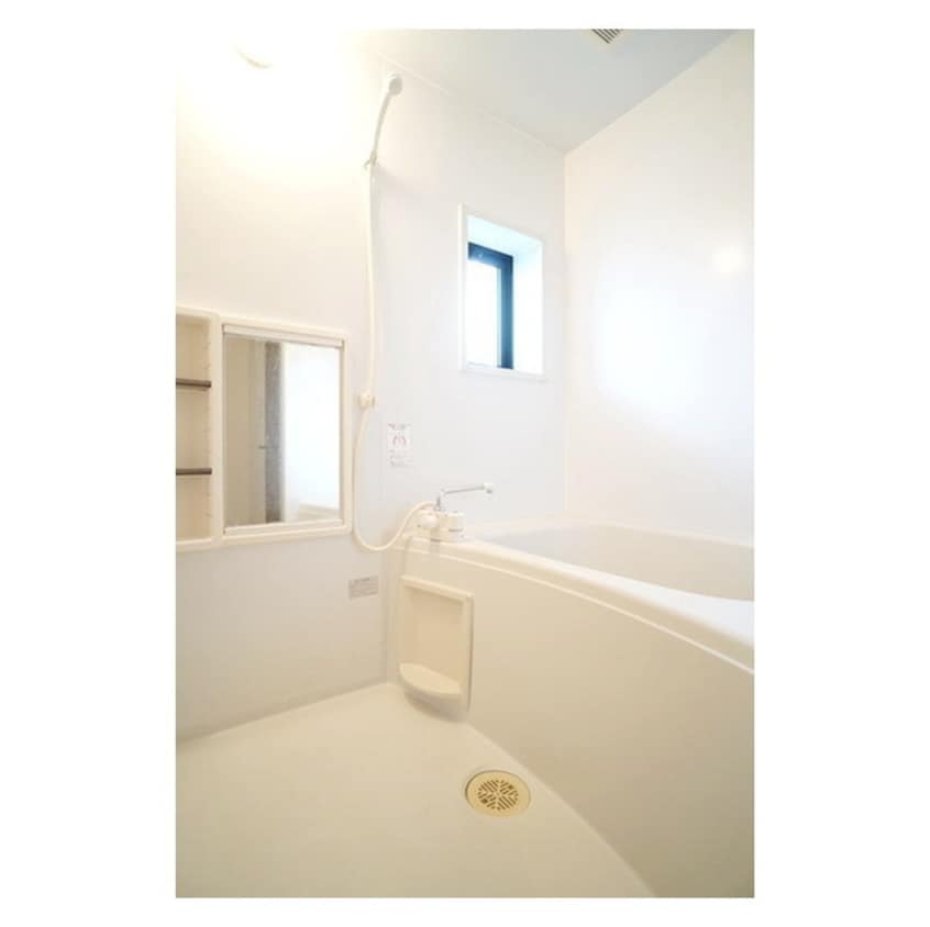 小窓は日中の換気に便利 サンクレスト