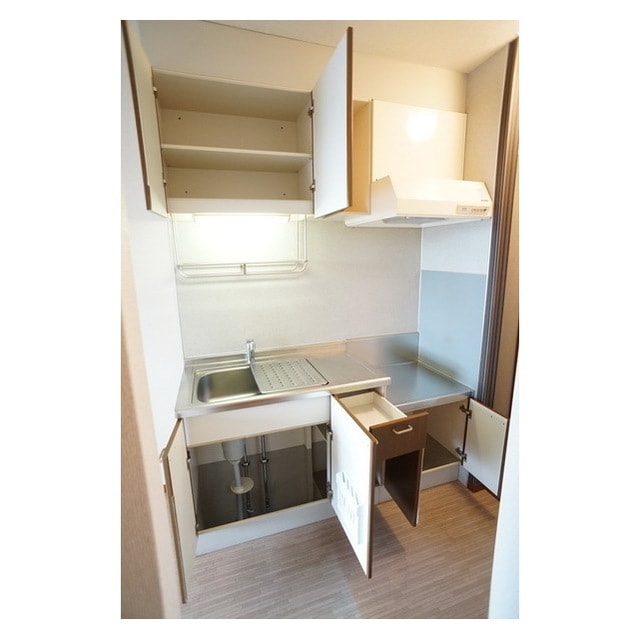 食器や調理器具を効率よく収納で サンクレスト