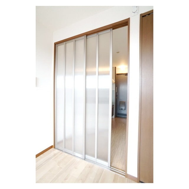 洋室とキッチンをパーテーション サンクレスト