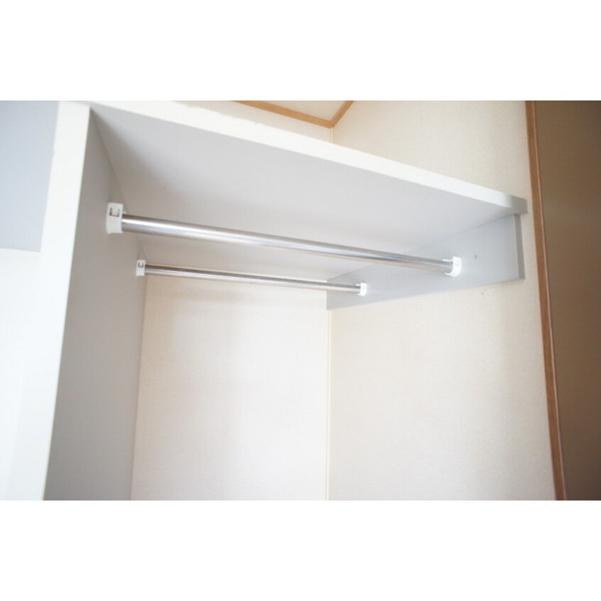 ハンガーもラクラク掛けられます サンクレスト