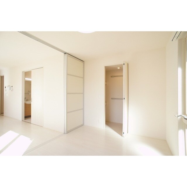 明るい日差しの室内ですね Royal　Park　HIMEKO　I