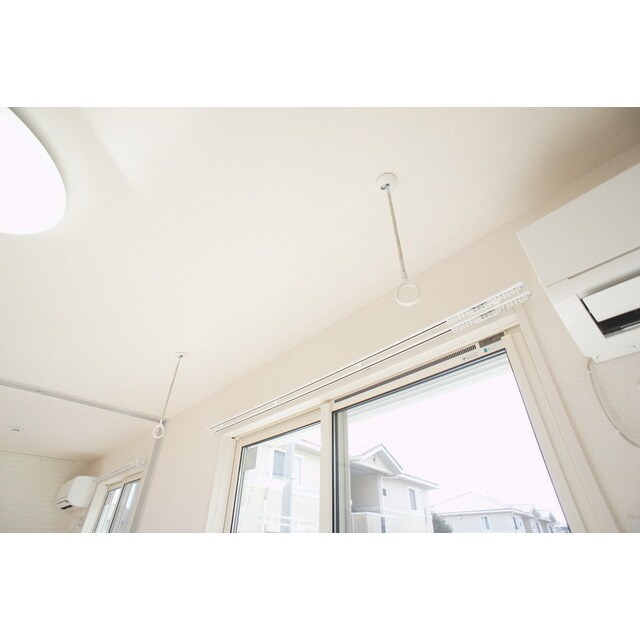 室内物干しで雨の日も安心ですね Royal　Park　HIMEKO　I