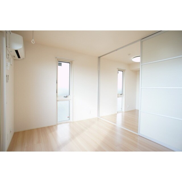 明るい日差しの室内ですね☆ Royal　Park　HIMEKO　J