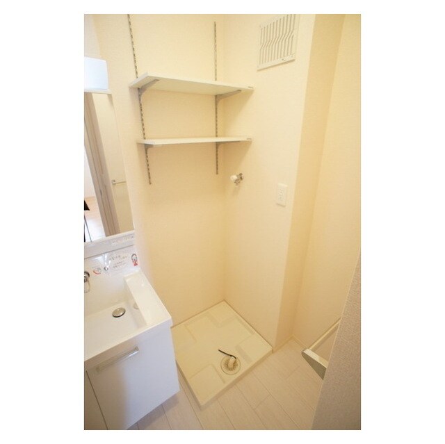 ムダなく確保された洗濯機スペー Royal　Park　HIMEKO　J