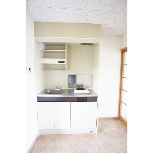 吊り棚つきの便利なキッチン アビックＭ１