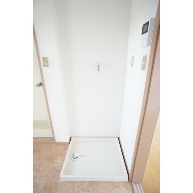 防水板付きの洗濯機置き場になり アビックＭ１