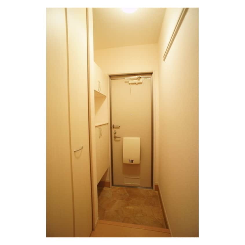 こちらが玄関になります アクアパーム　Ｄ
