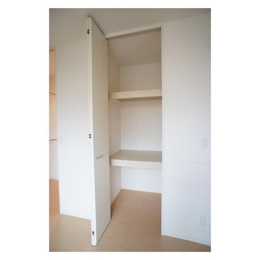 収納がたっぷりの便利なお部屋 アクアパーム　Ｄ