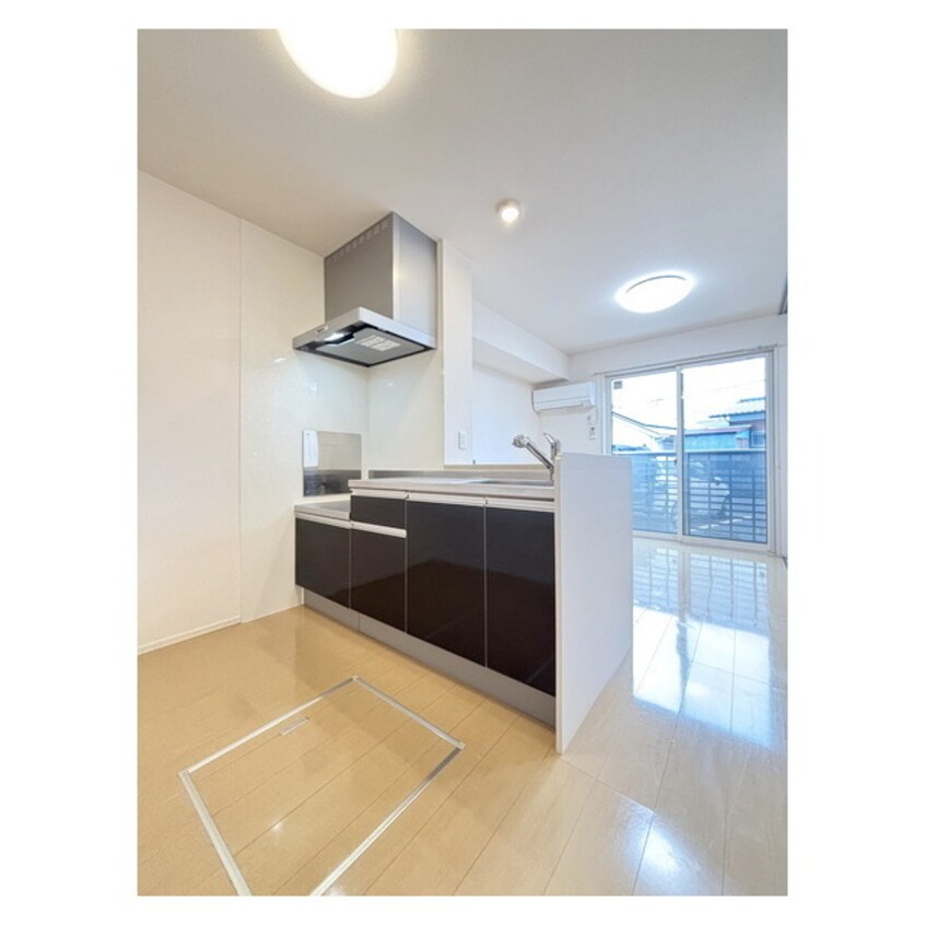 リビングを見渡せる対面式キッチ リッツハウスＥ－ＡＫＡＴＳＵＫＡ