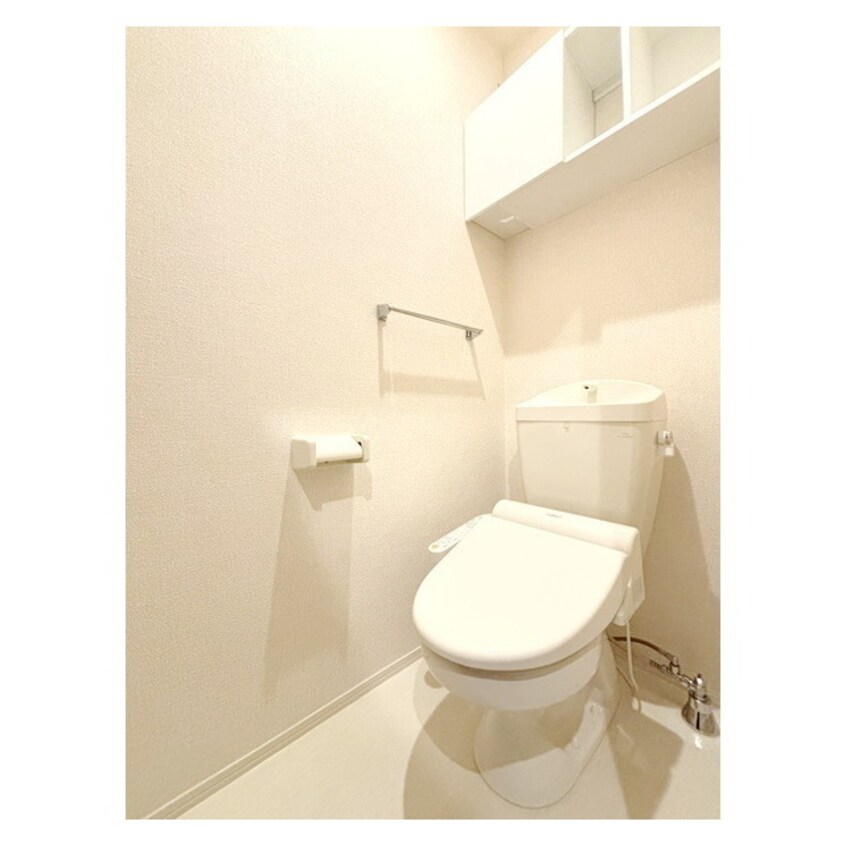 タオルホルダーや便利な収納棚付 リッツハウスＥ－ＡＫＡＴＳＵＫＡ