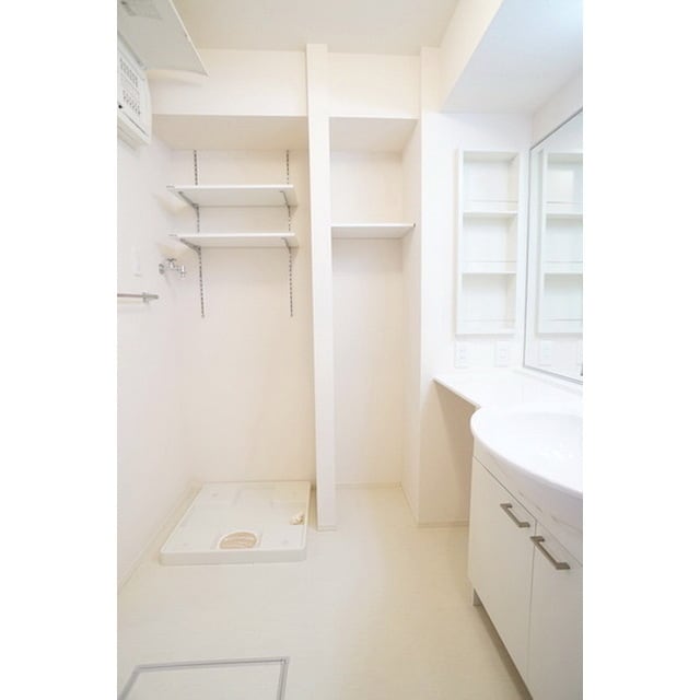 余裕のある洗面脱衣スペース リッツハウスＥ－ＡＫＡＴＳＵＫＡ