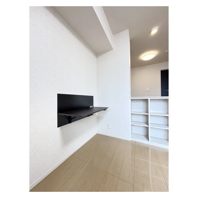 収納式のカベ掛けデスク付き☆ リッツハウスＥ－ＡＫＡＴＳＵＫＡ