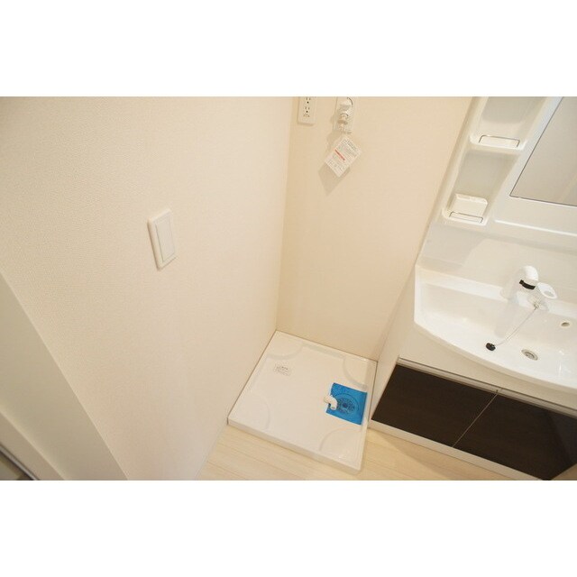 防水板付きの洗濯機置き場 Ｙ’ｓ　ｓｑｕａｒｅ９３(ワイズスクエア９３)