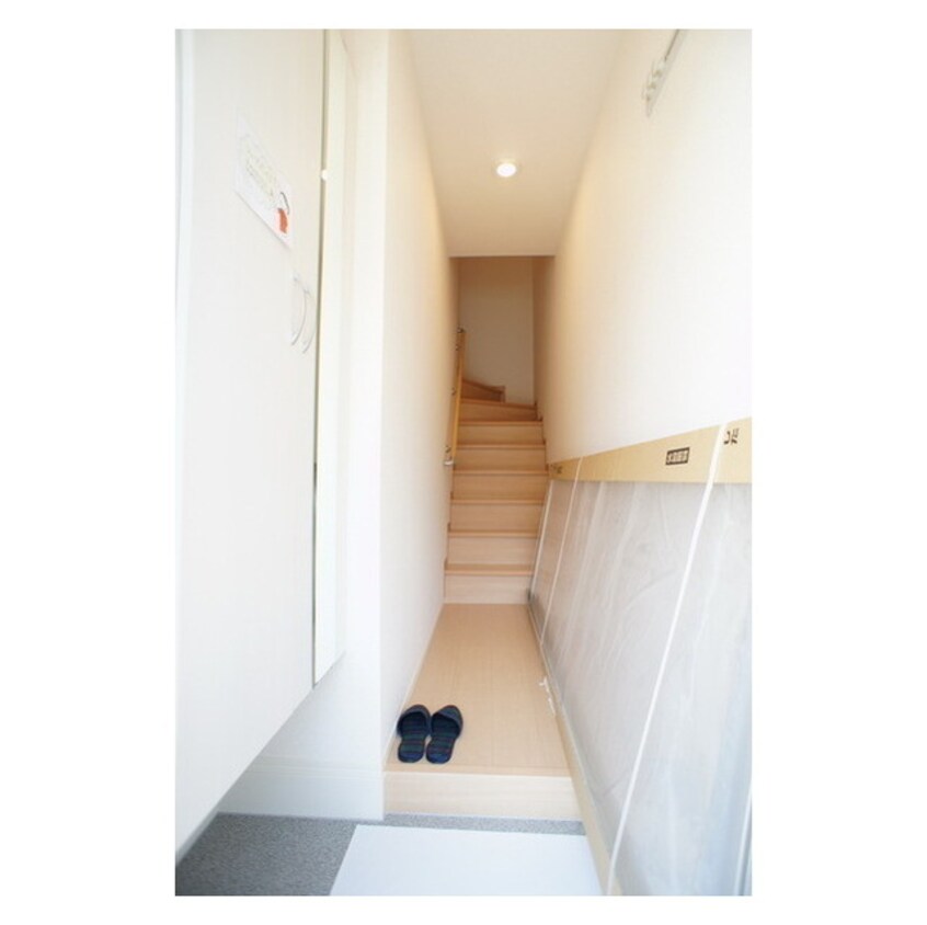 目線が気にならない玄関ホール カーサＲ・Ｔ　Ａ