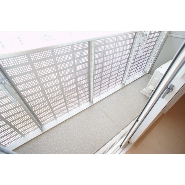 毎日の洗濯物干しにお使い下さい カーサＲ・Ｔ　Ａ