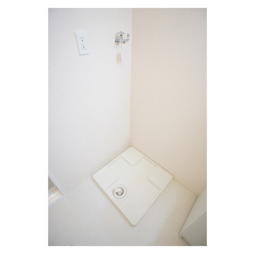 ムダなく配置された洗濯機スペー カーサＲ・Ｔ　Ａ