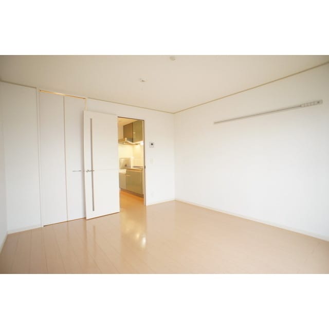 明るい日差しの室内ですね ロンド