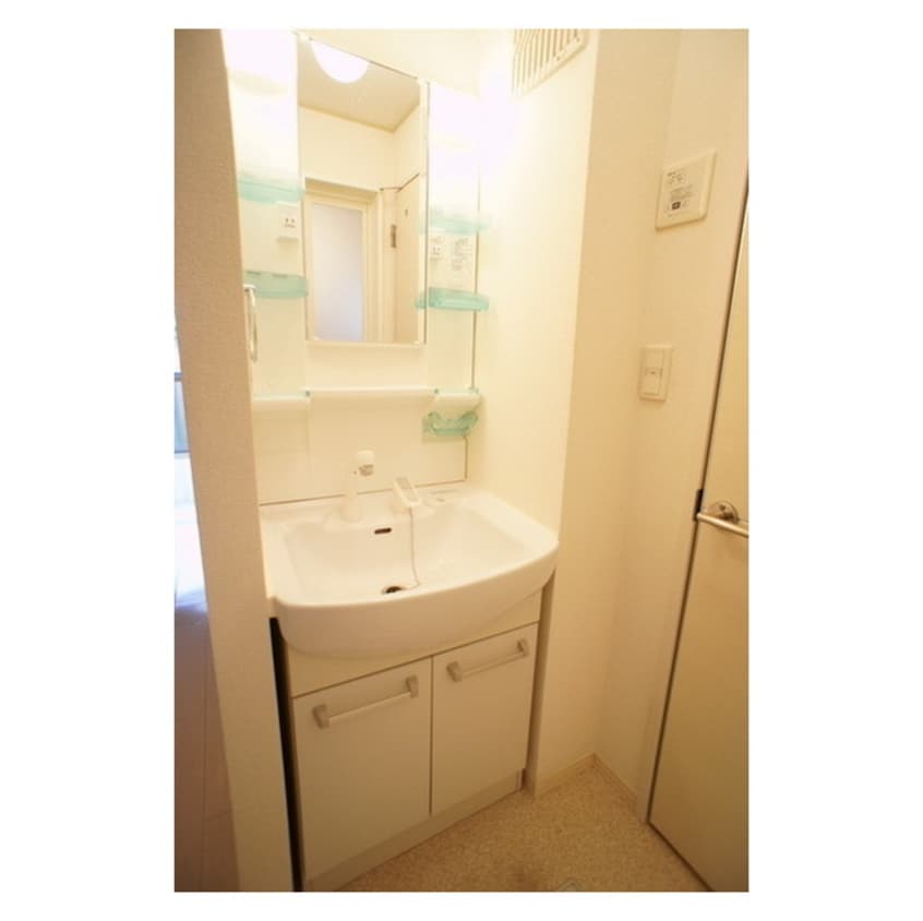 シャワードレッサー完備☆ ロンド