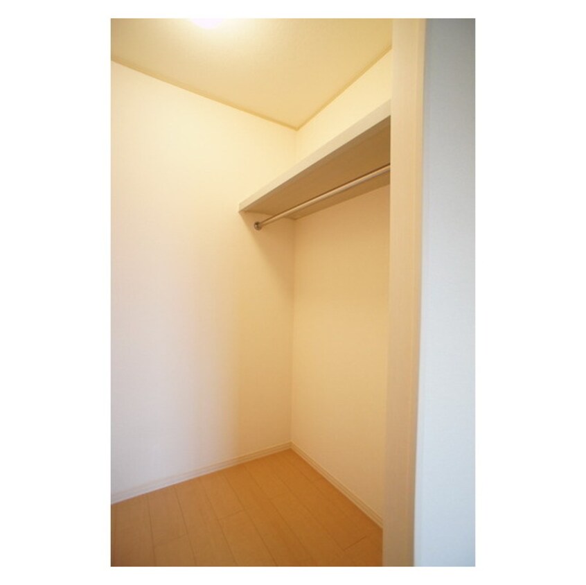 ウォークインでスッキリ収納 ロンド