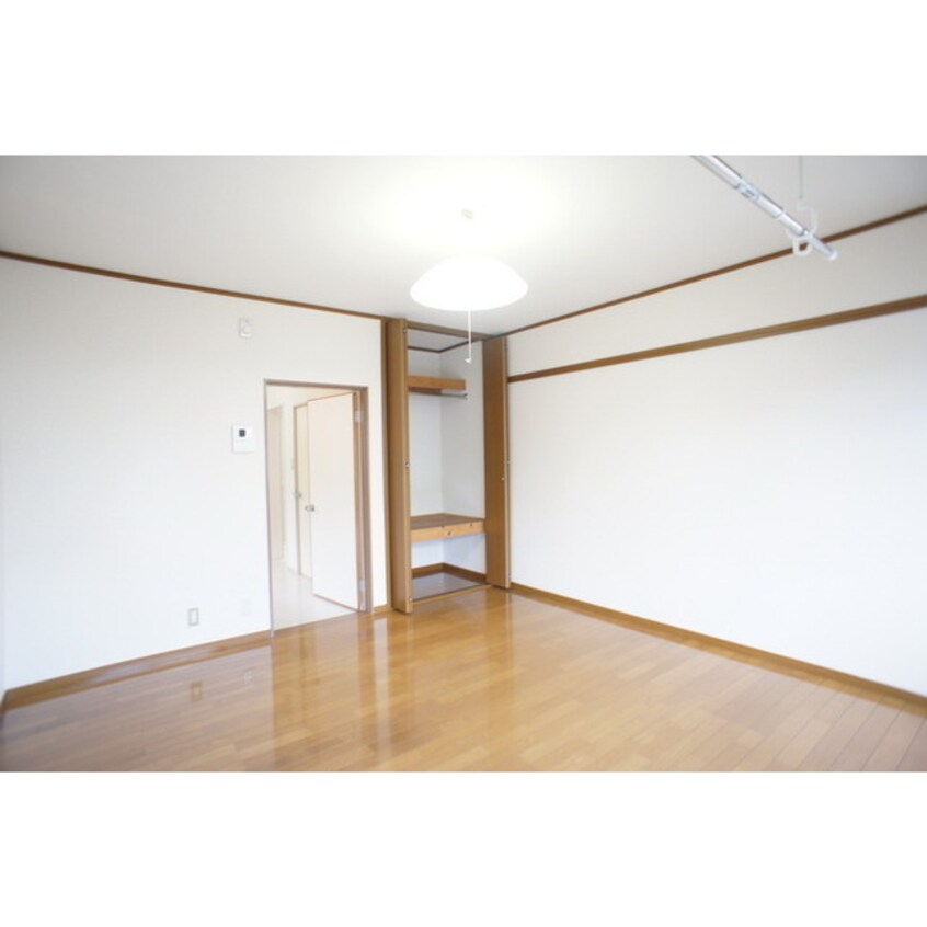 しっかりとした収納を配置 栄興ハイツＡ棟