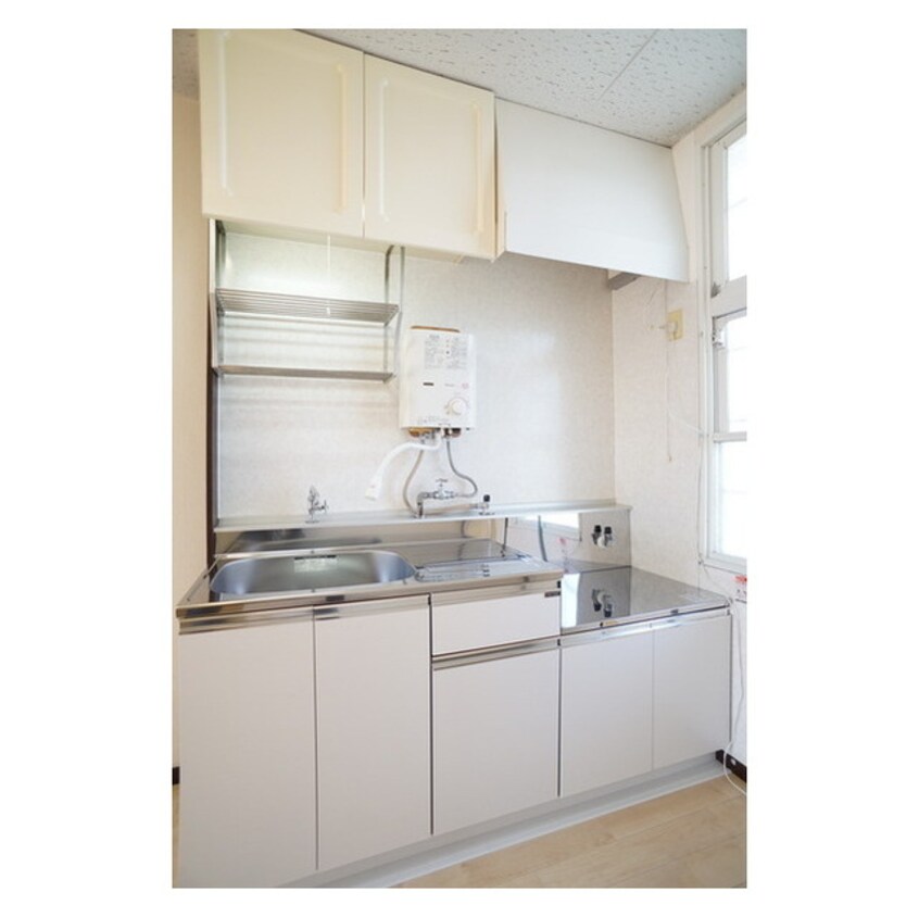 白基調のオシャレなキッチン 二木ハイツ