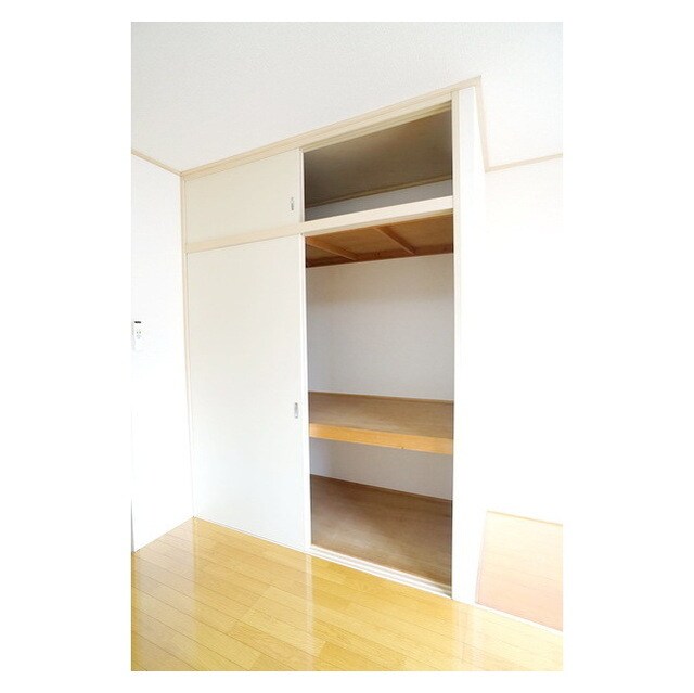 大物から小物までしっかり収納で 二木ハイツ