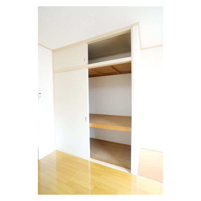 大物から小物までしっかり収納で 二木ハイツ