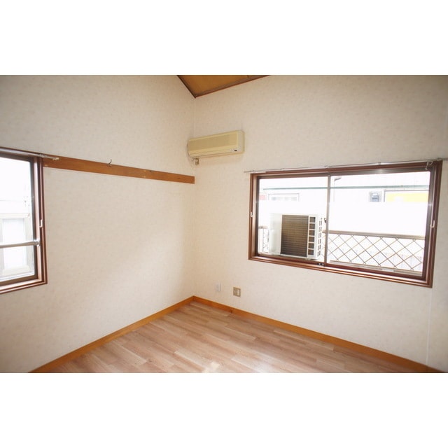 明るい室内 ハウズ下野