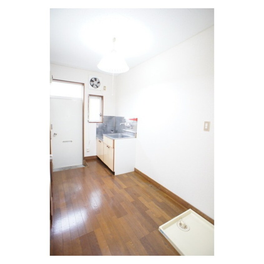 玄関から続くキッチンスペース ピエスコシェット