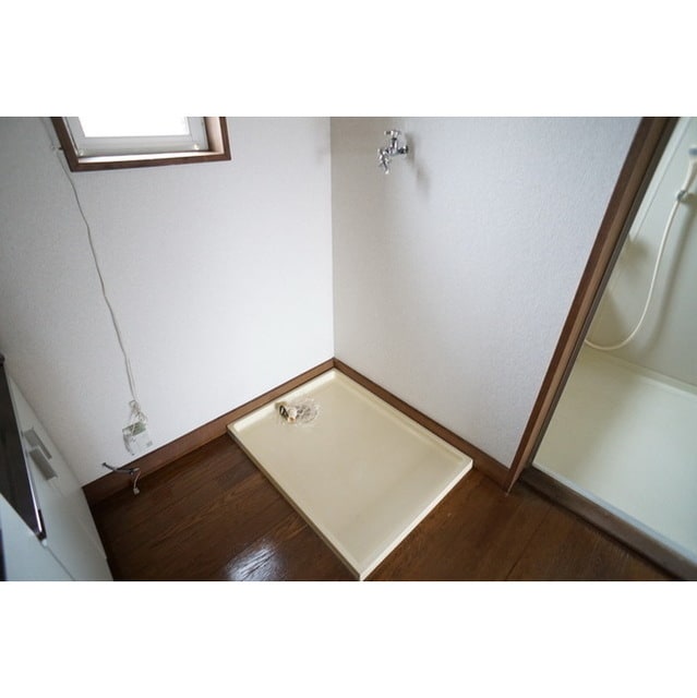 防水板付きの洗濯機置き場 ピエスコシェット