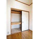 大物から小物までしっかり収納で スズキハイツＡ棟